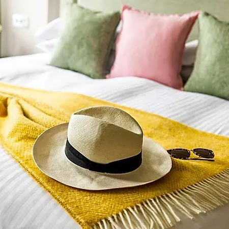 Hotel The Moorings & Restaurant 4*