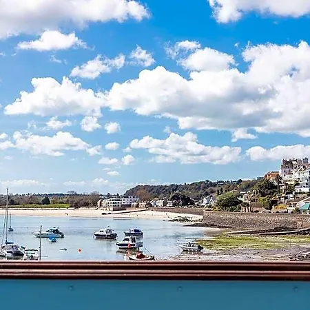 The Moorings & Restaurant Hotel 4*