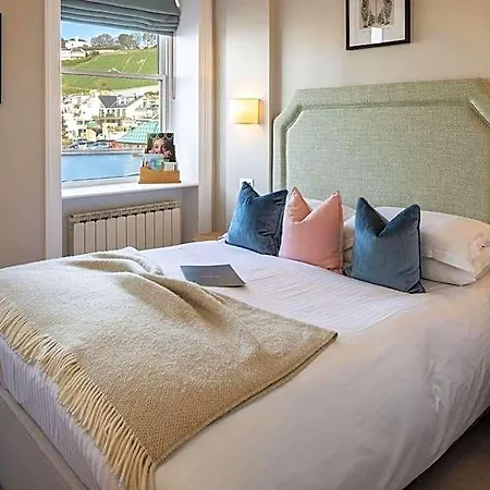 Hotel The Moorings & Restaurant