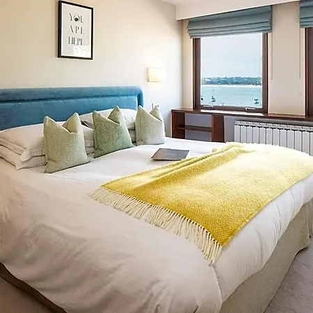 The Moorings & Restaurant Hotel 4*