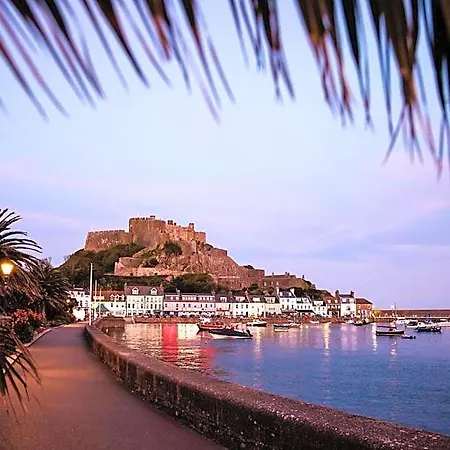 The Moorings & Restaurant Hotel